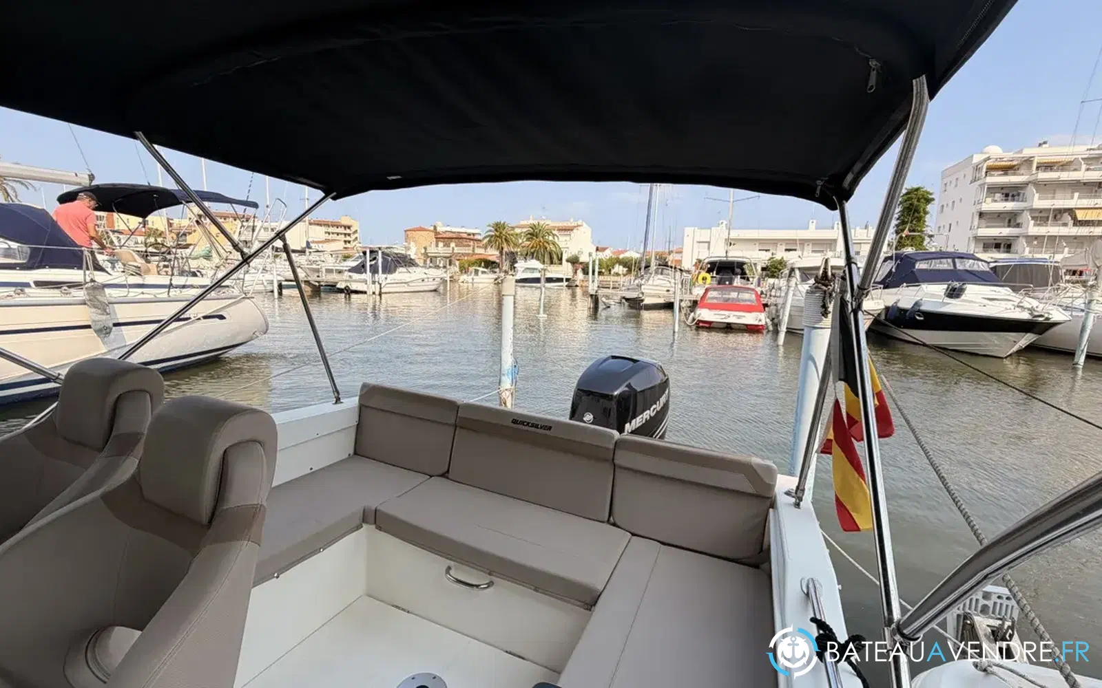 slider 19 Quicksilver Activ 755 Sundeck