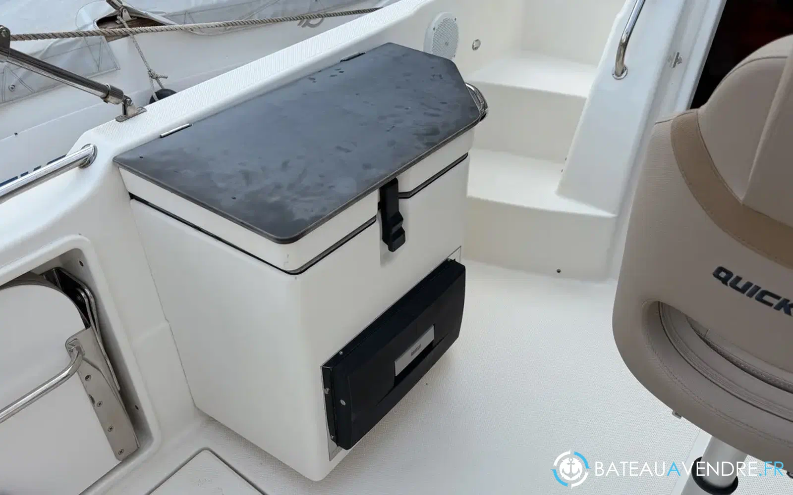slider 20 Quicksilver Activ 755 Sundeck
