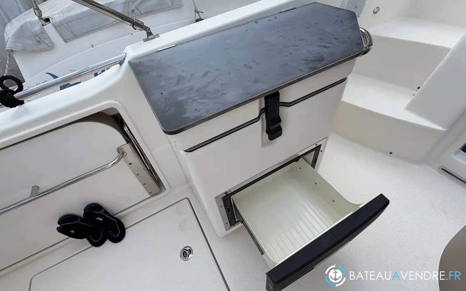 slider 21 Quicksilver Activ 755 Sundeck