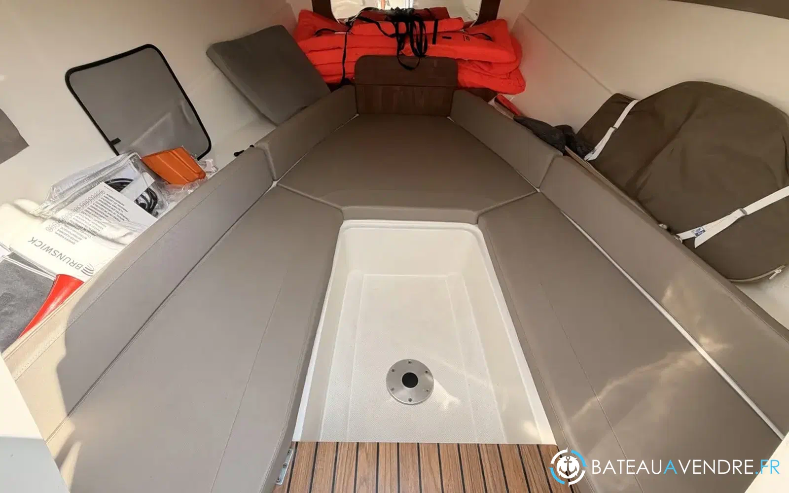slider 31 Quicksilver Activ 755 Sundeck