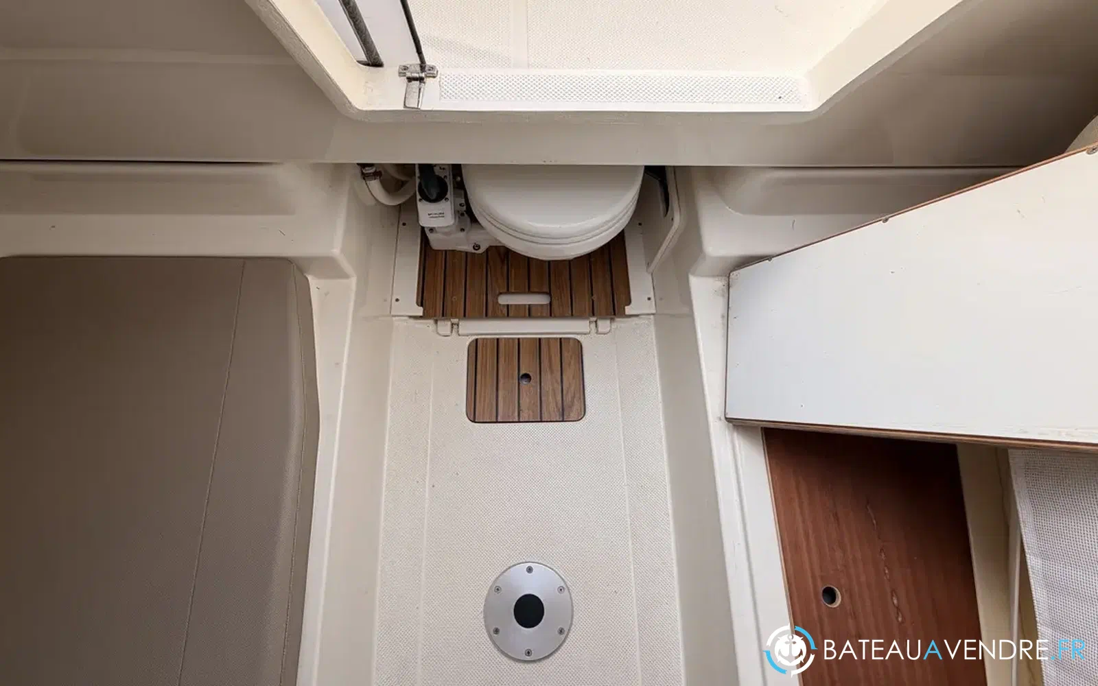 slider 34 Quicksilver Activ 755 Sundeck