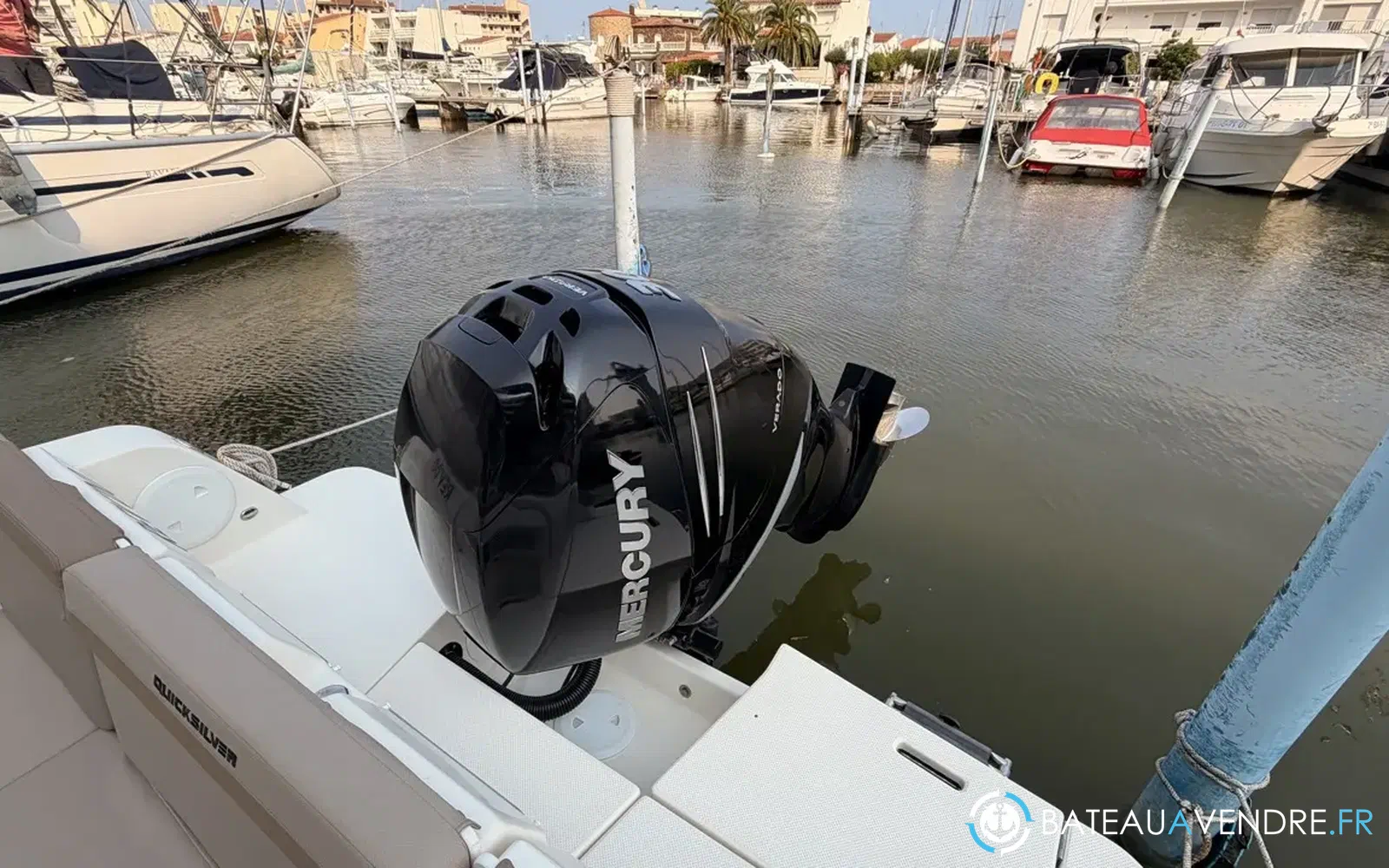 slider 37 Quicksilver Activ 755 Sundeck