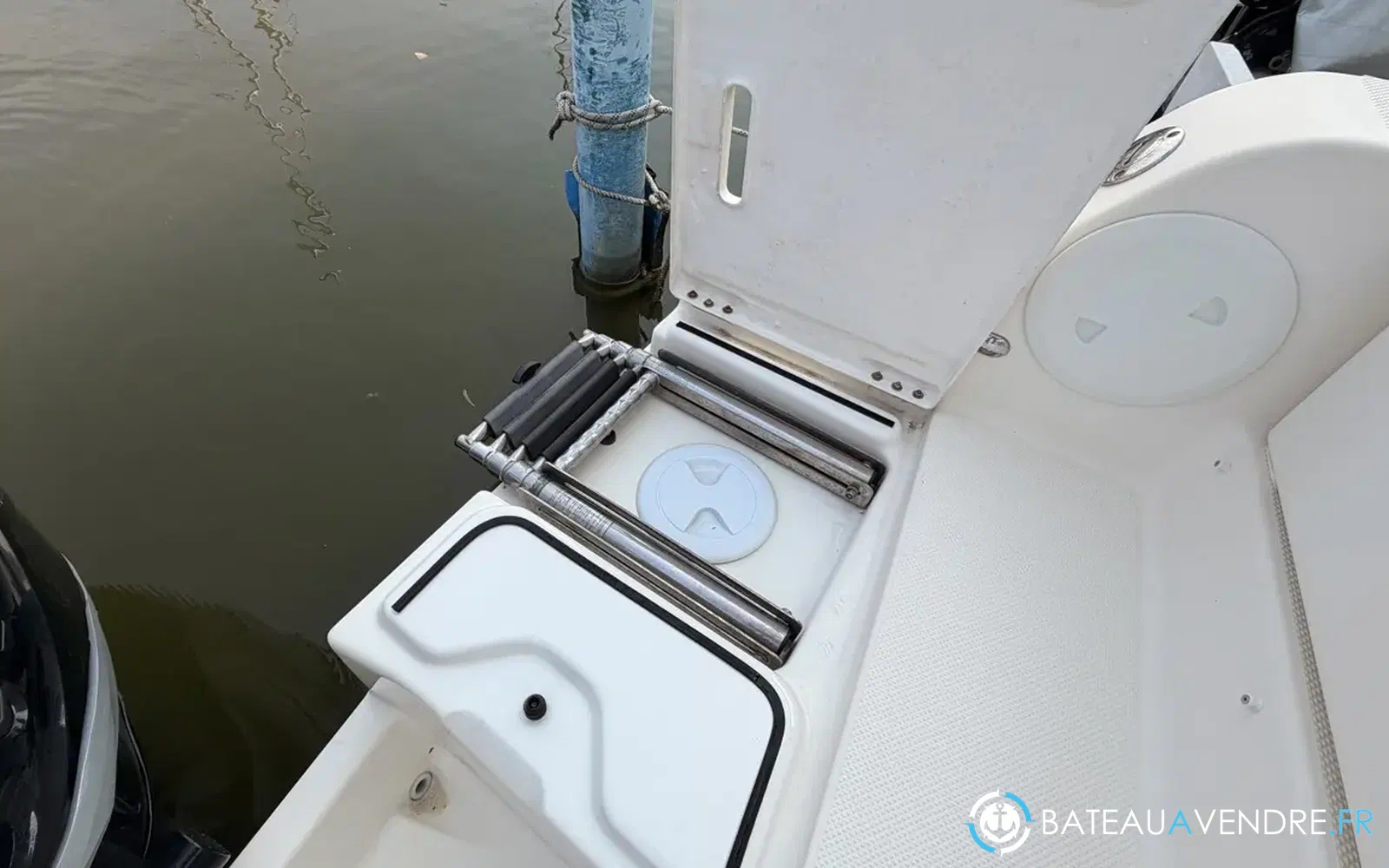 slider 40 Quicksilver Activ 755 Sundeck