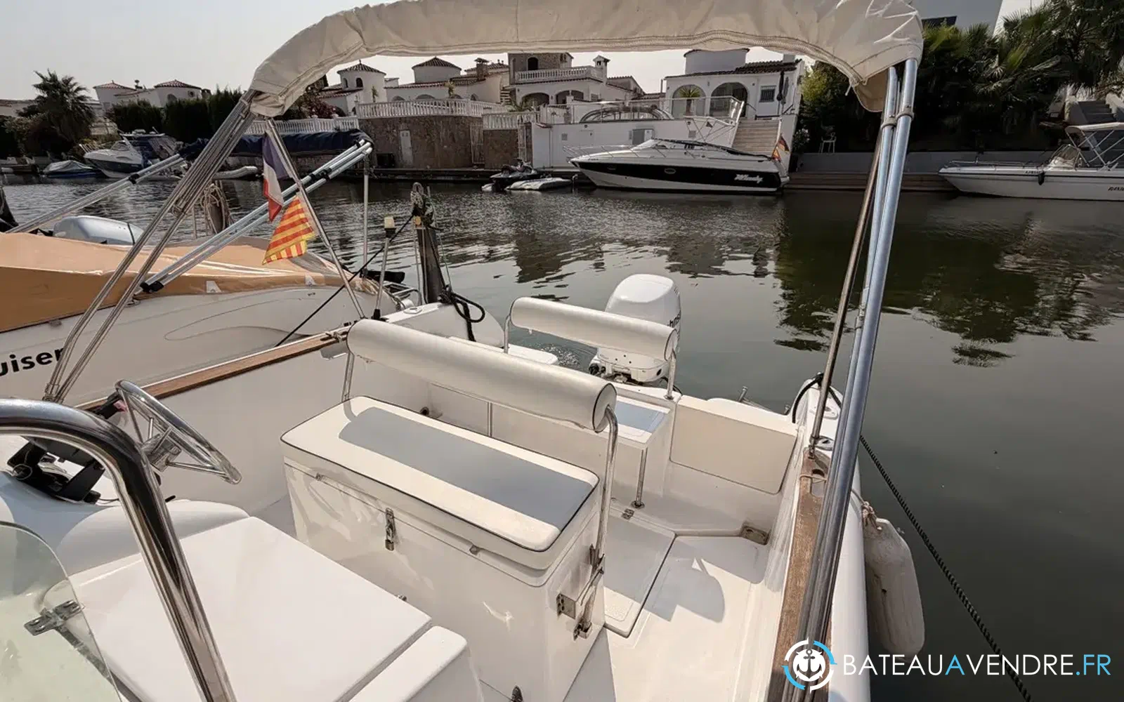 slider 15 Pacific Craft 550 Open