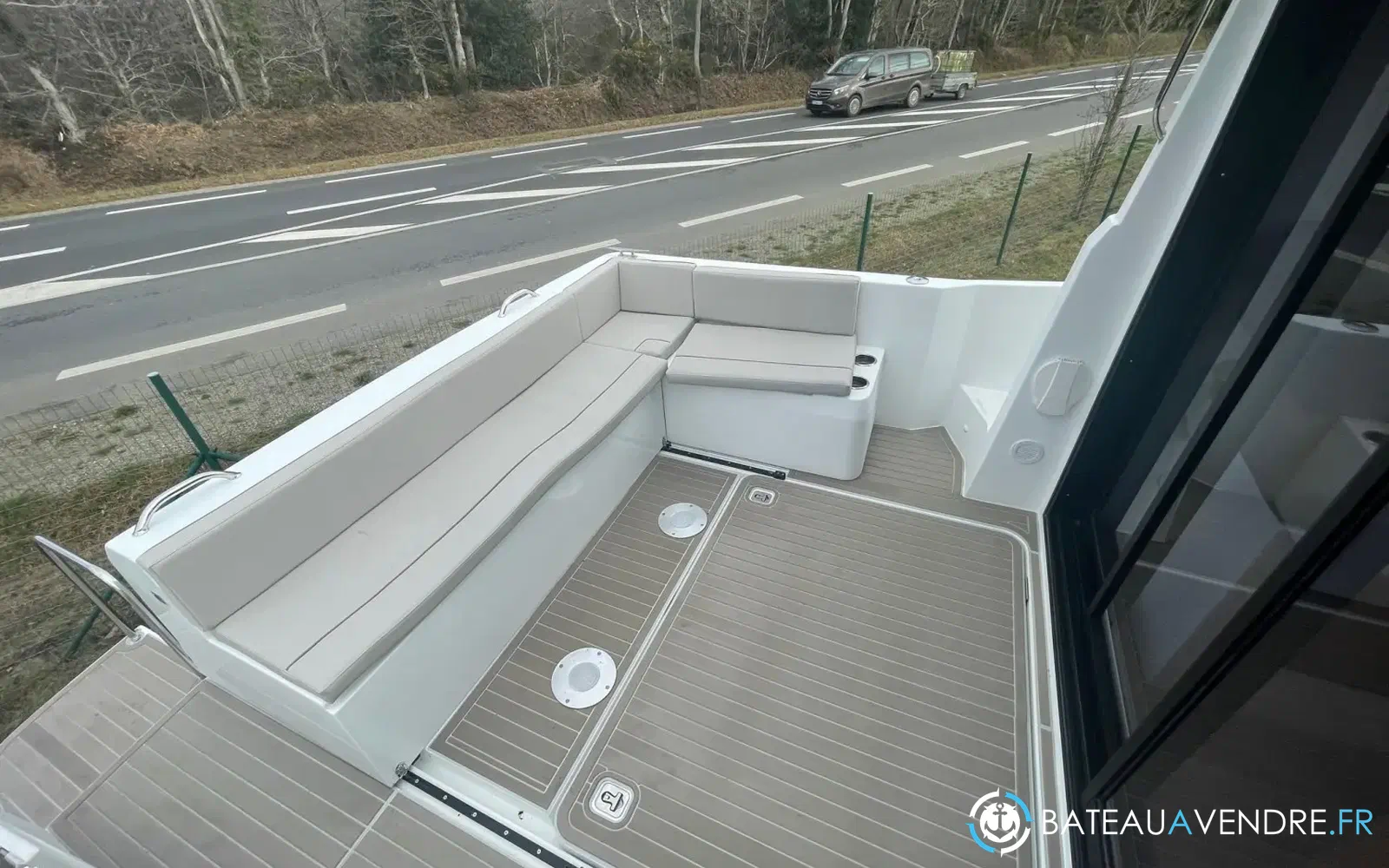 slider 1 Rodman 890 Ventura
