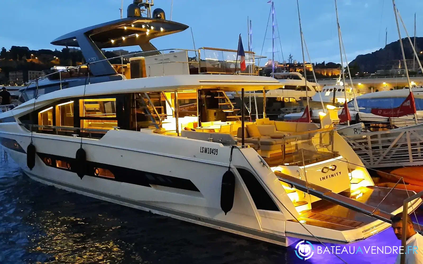 slider 0 Prestige Yachts X70