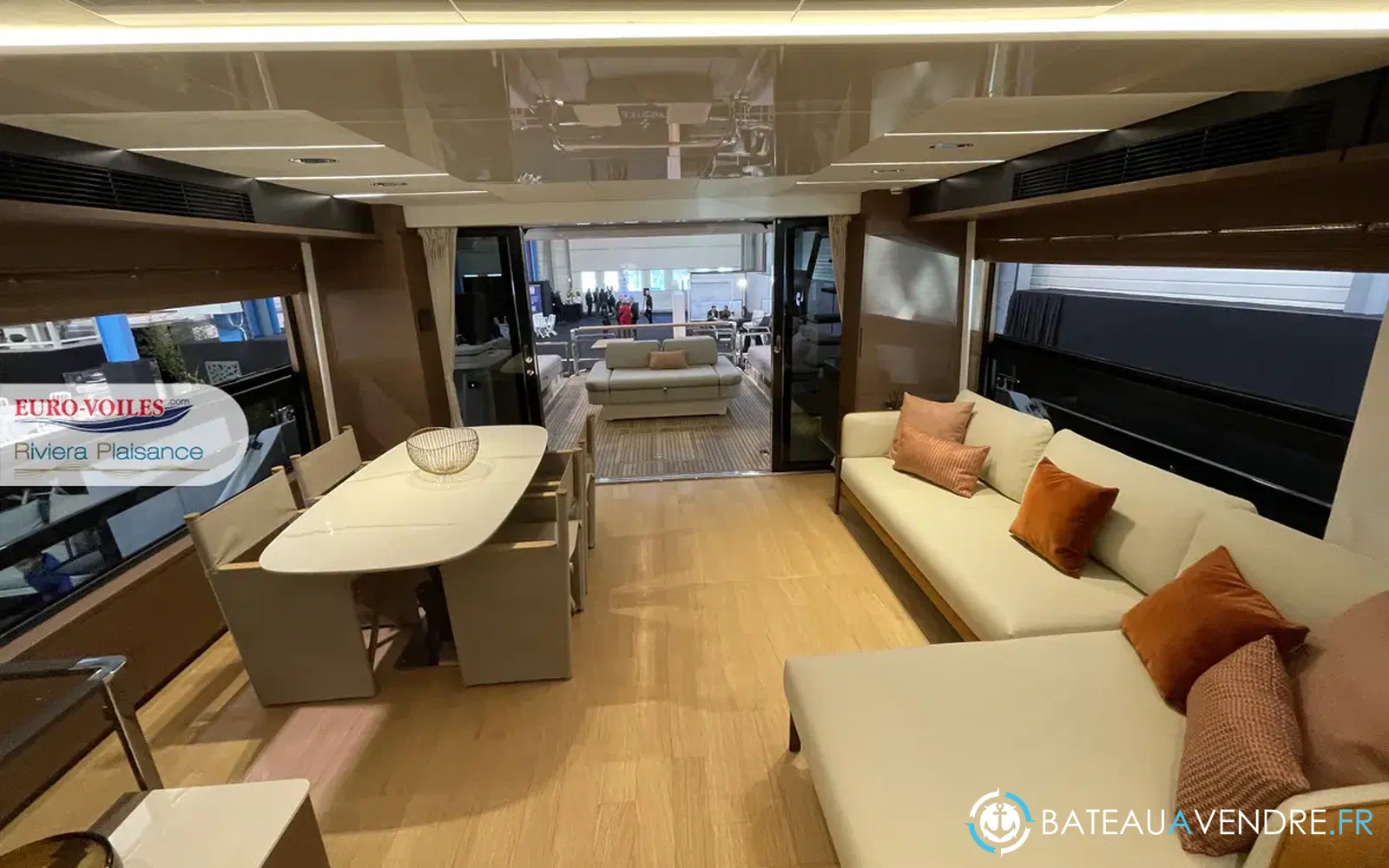 slider 12 Prestige Yachts X70