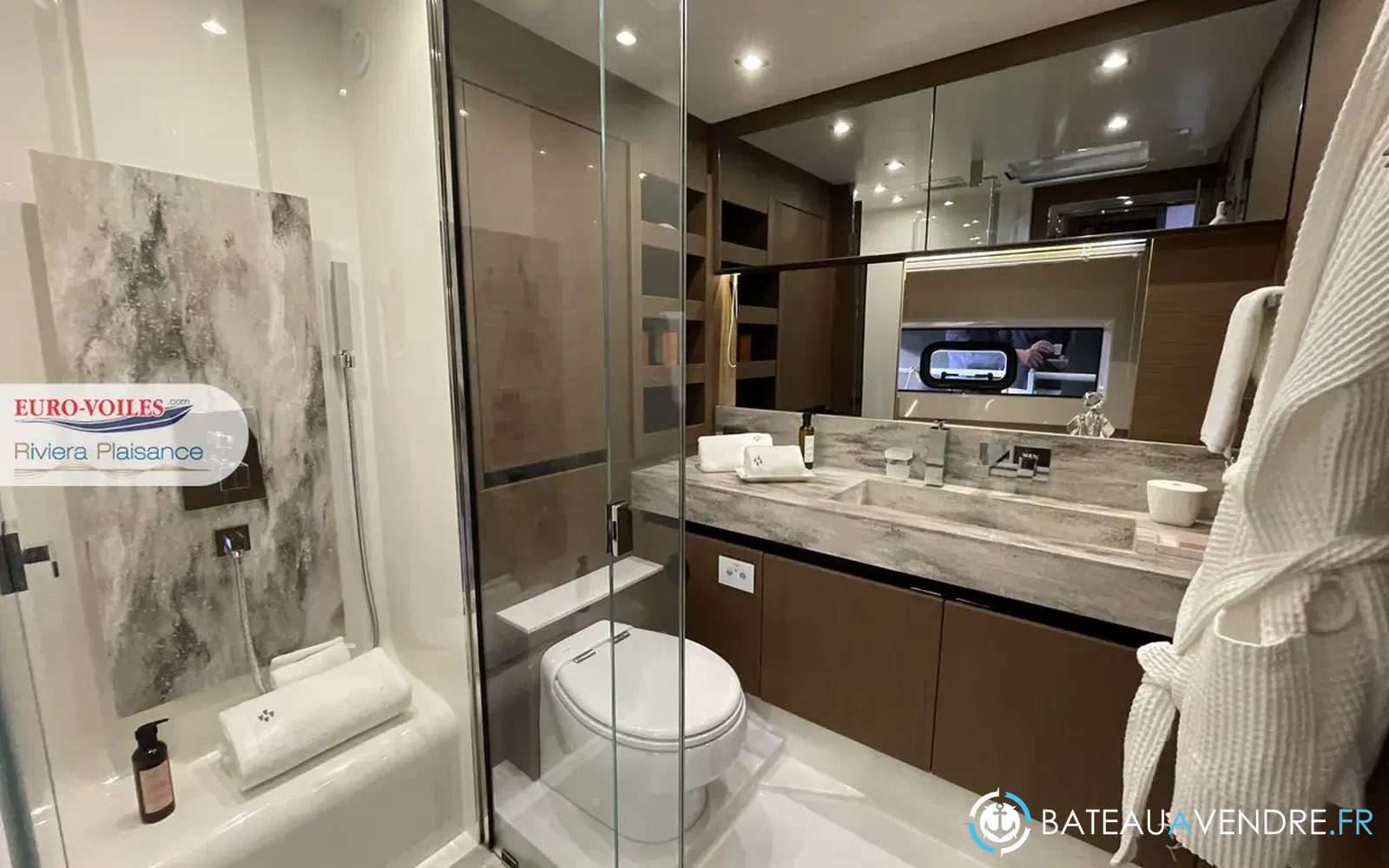 slider 17 Prestige Yachts X70