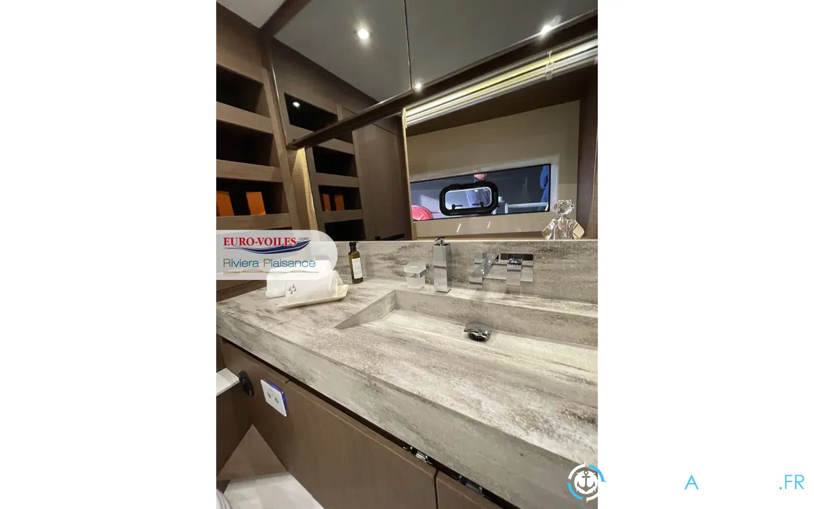 slider 19 Prestige Yachts X70