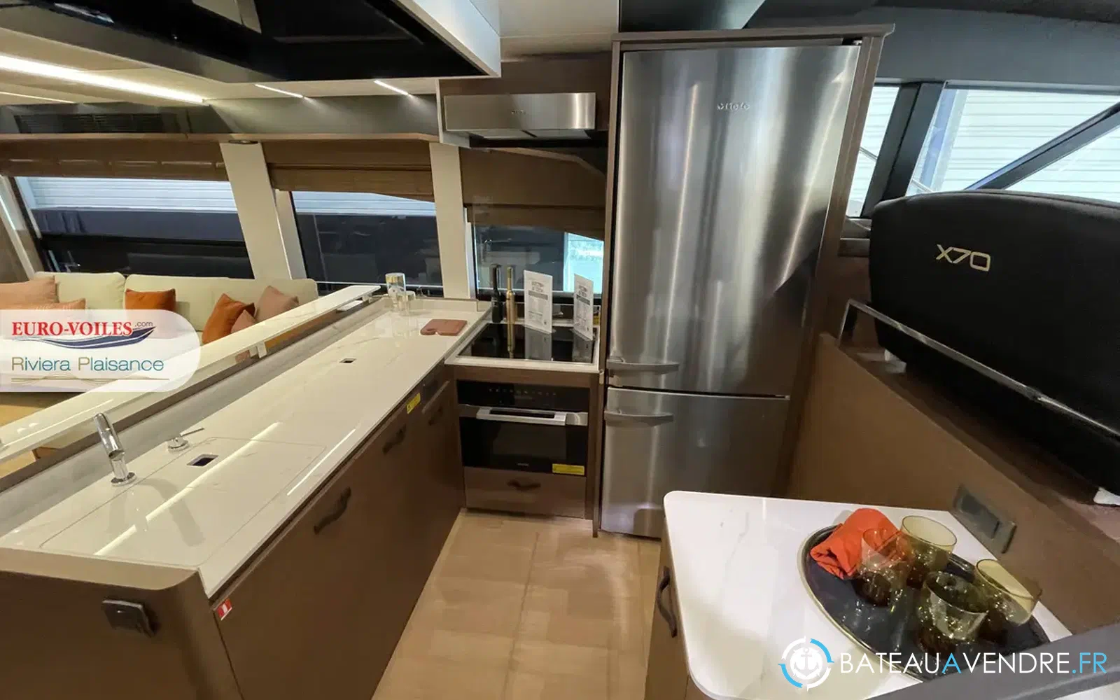 slider 7 Prestige Yachts X70
