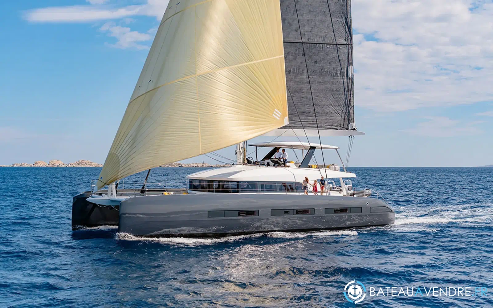 slider 3 Lagoon Seventy 7