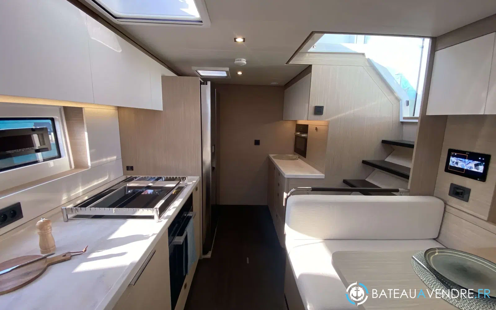 slider 8 Lagoon 60