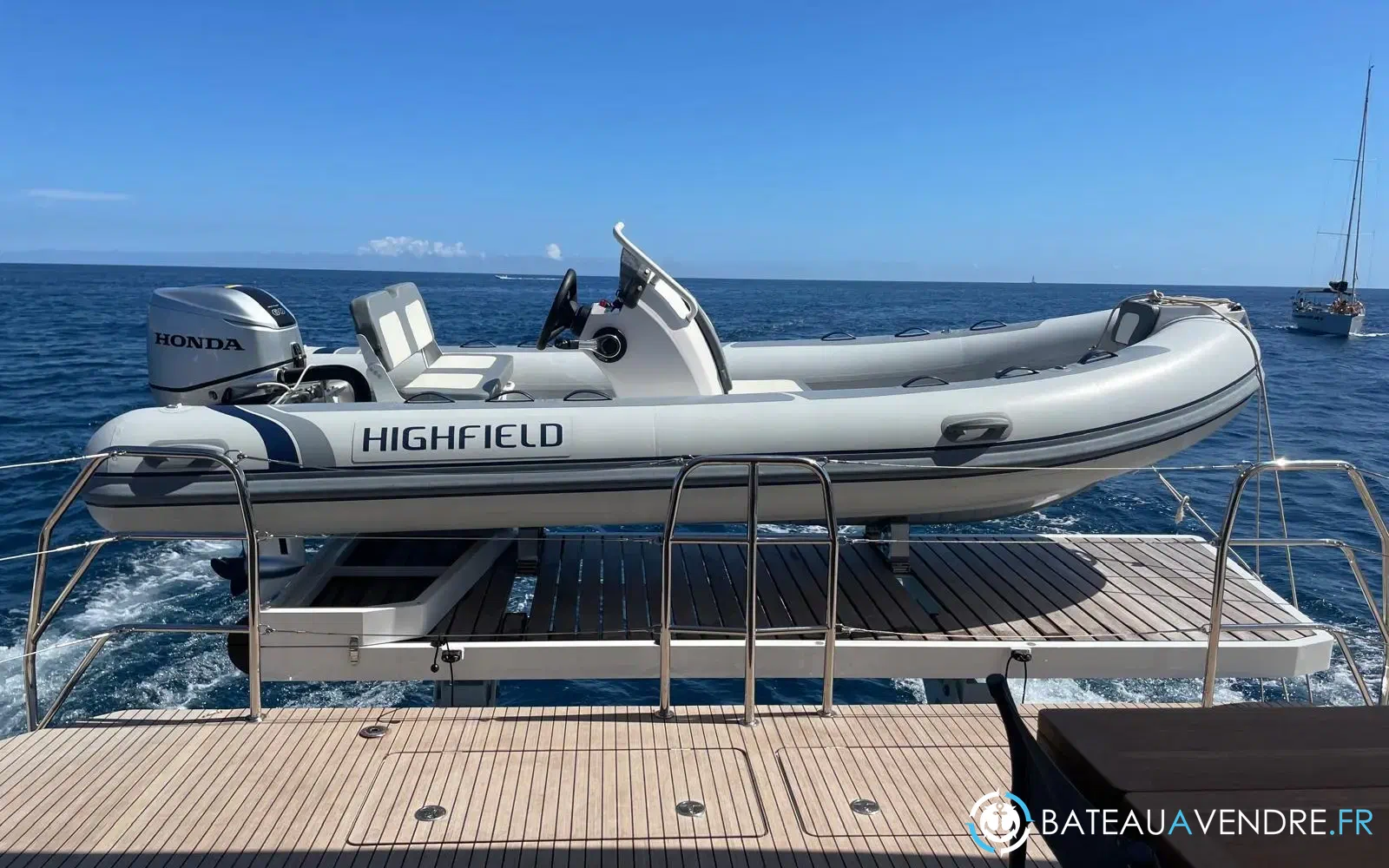 slider 18 Lagoon 60