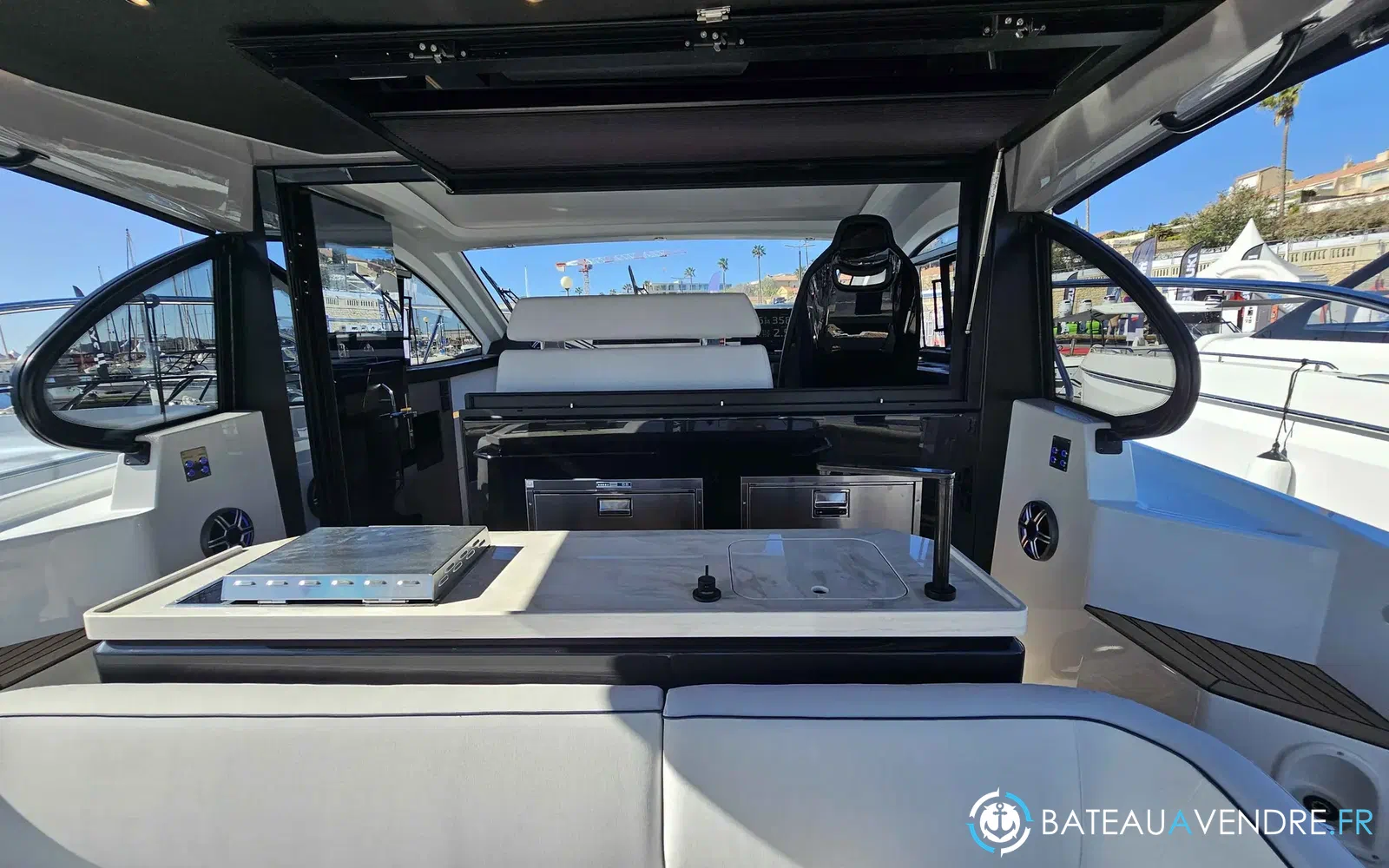 slider 10 Beneteau Gran Turismo 40