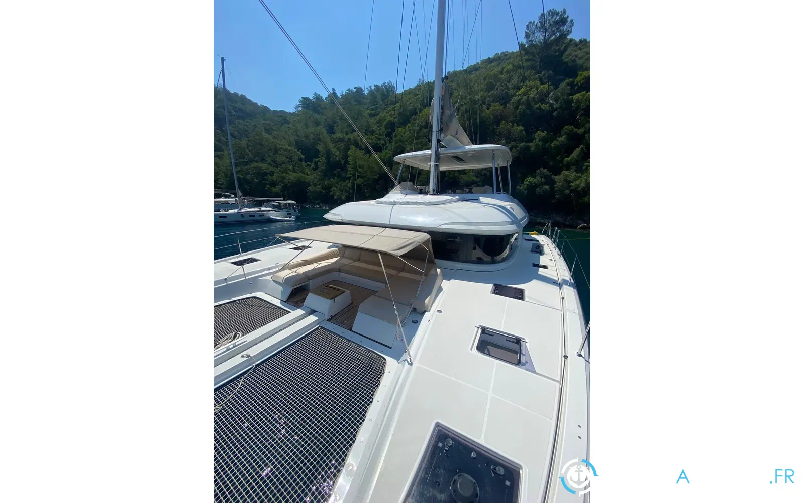 slider 0 Lagoon 55