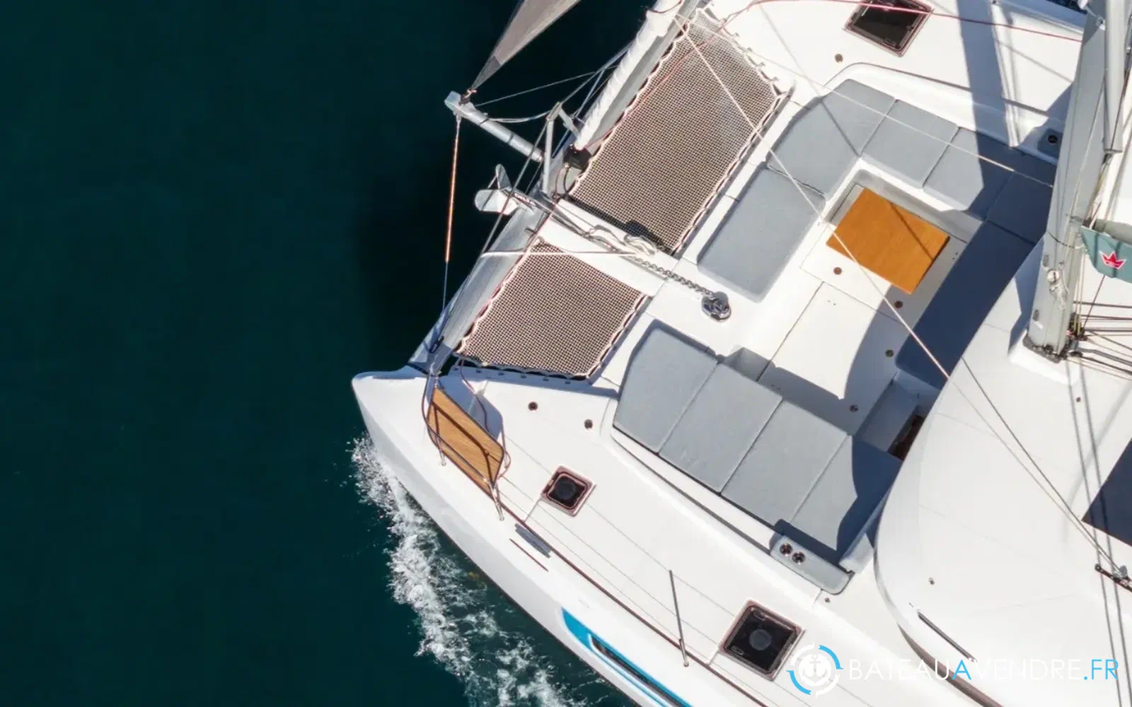 slider 1 Lagoon 47
