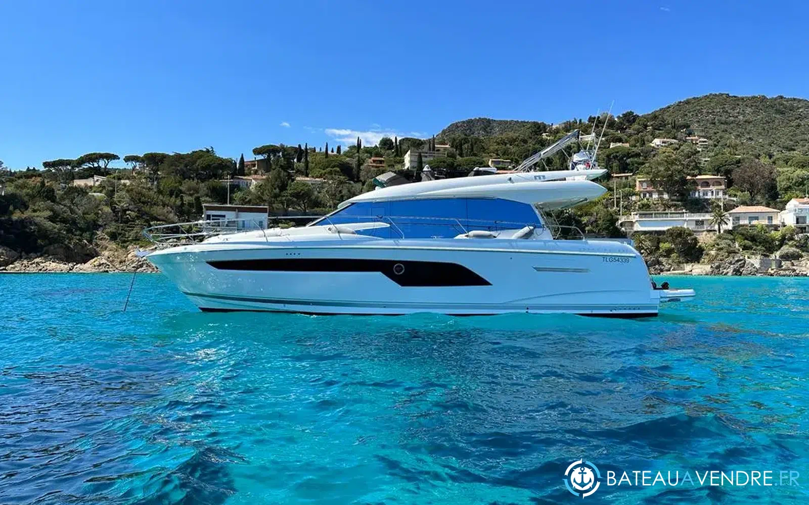 slider 0 Prestige Yachts 520 Fly