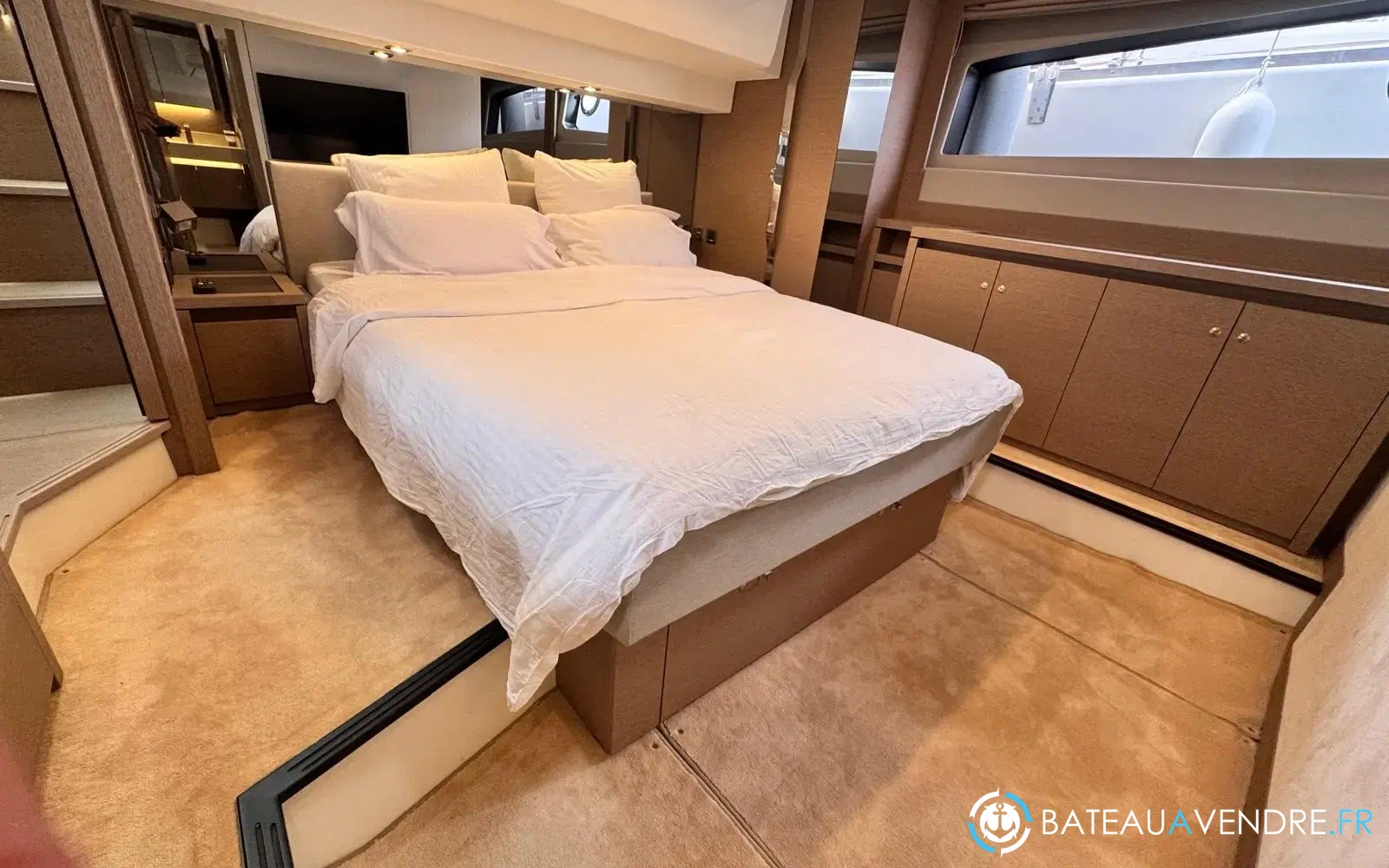slider 11 Prestige Yachts 520 Fly
