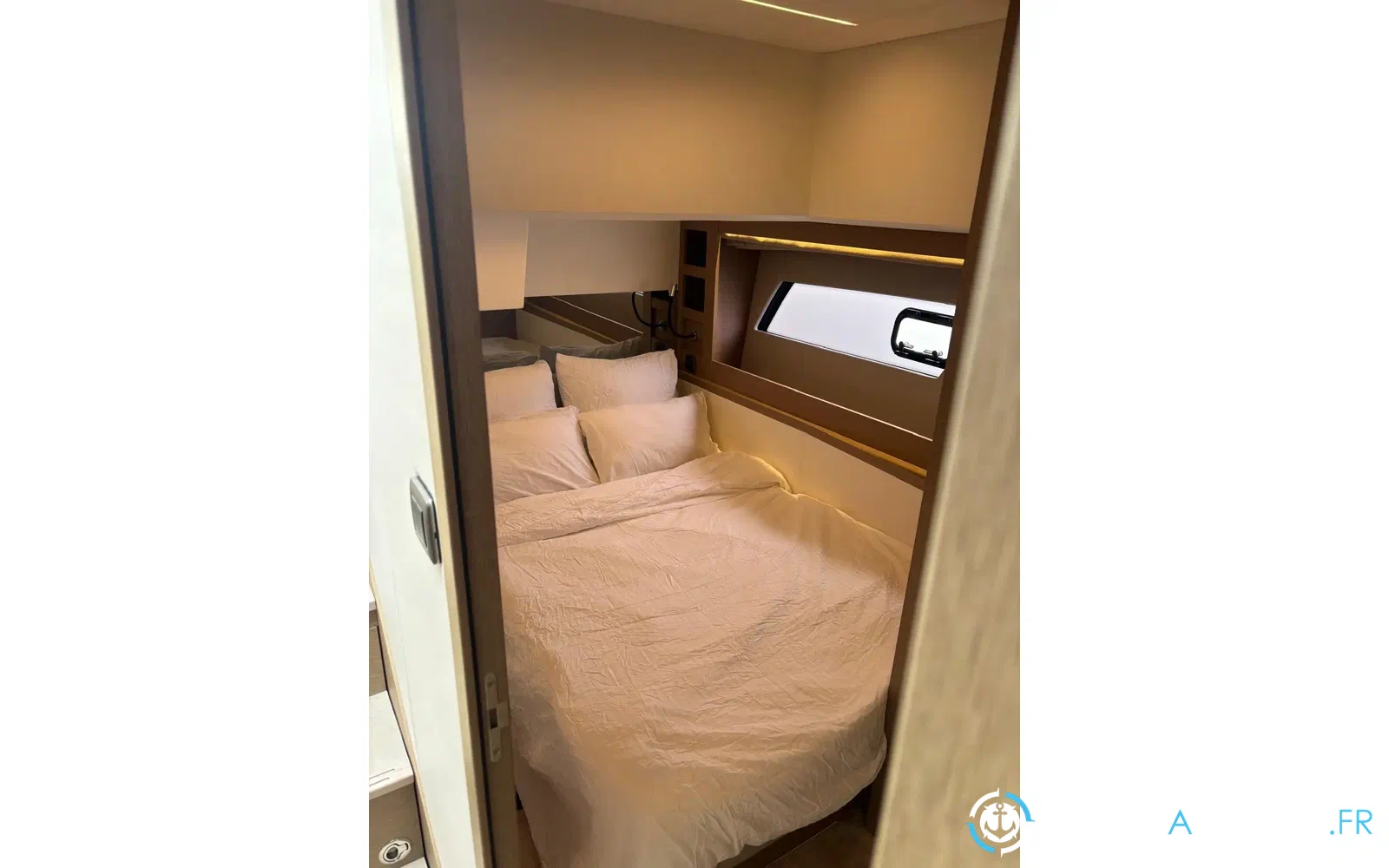 slider 14 Prestige Yachts 520 Fly