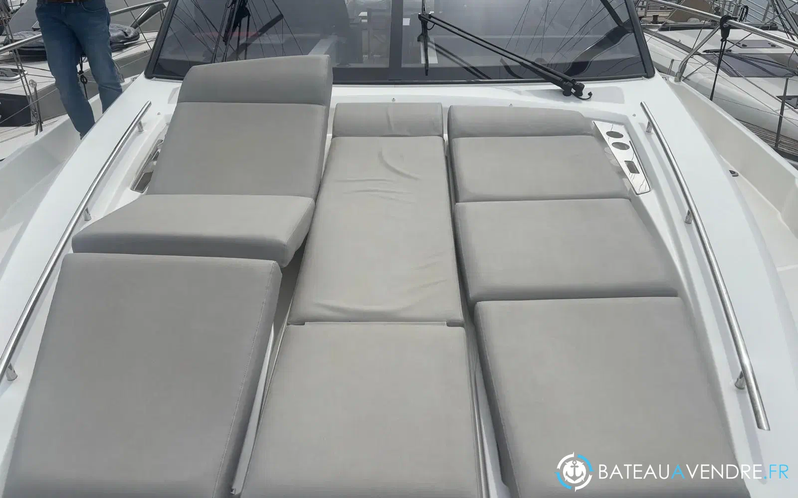 slider 16 Prestige Yachts 520 Fly