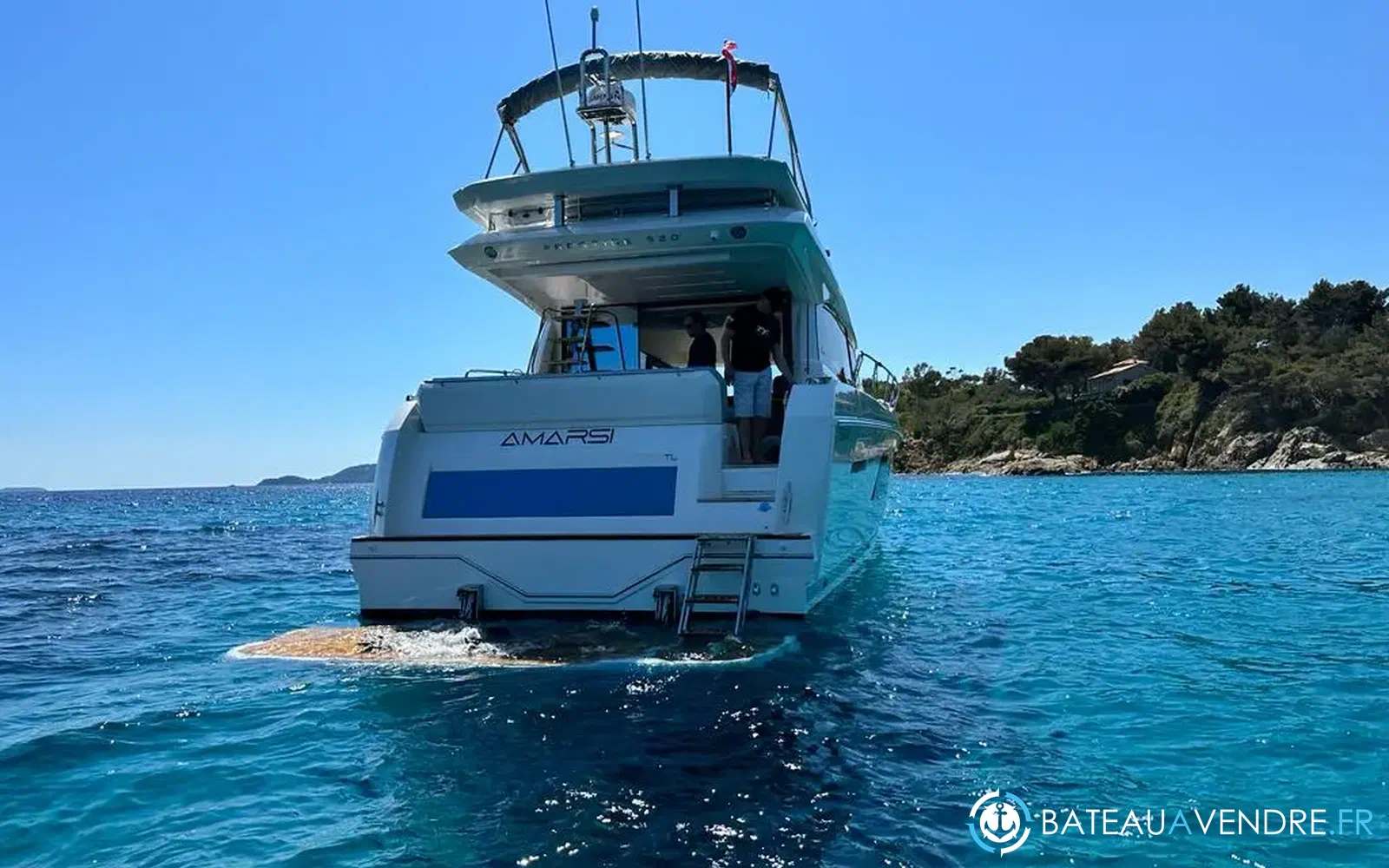 slider 2 Prestige Yachts 520 Fly