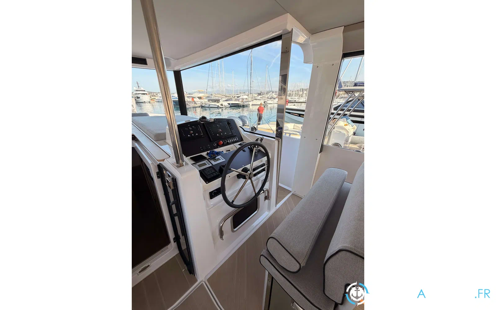 slider 13 Jeanneau Sea Loft 480