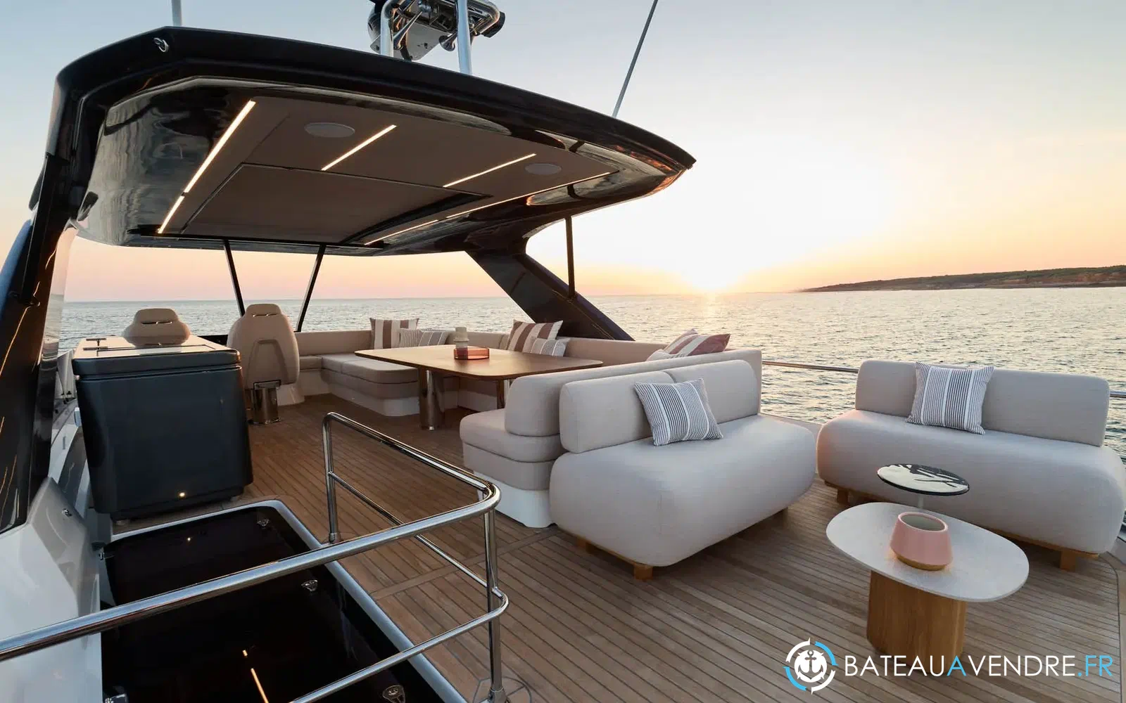 slider 10 Prestige Yachts F6.7