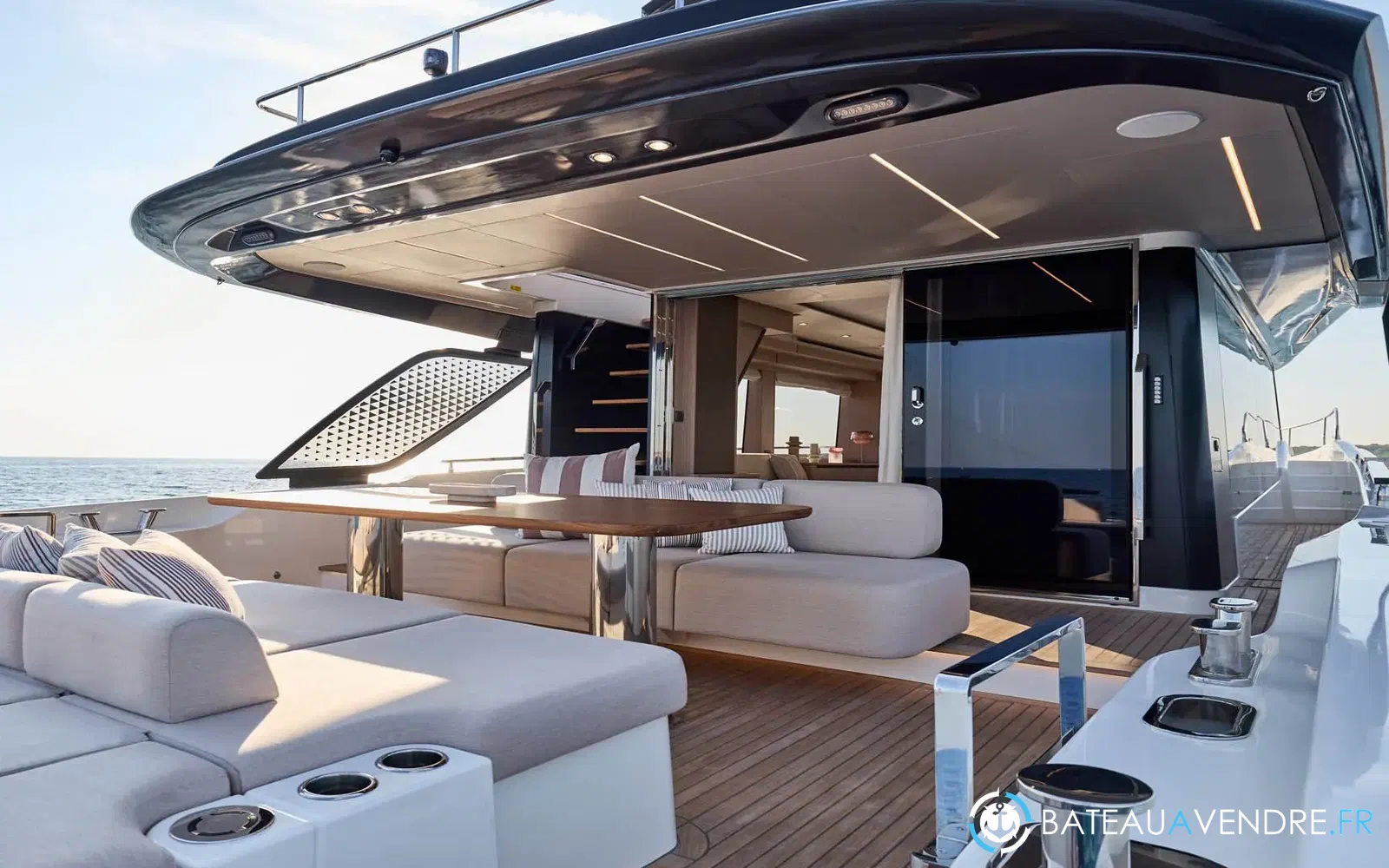 slider 1 Prestige Yachts F6.7