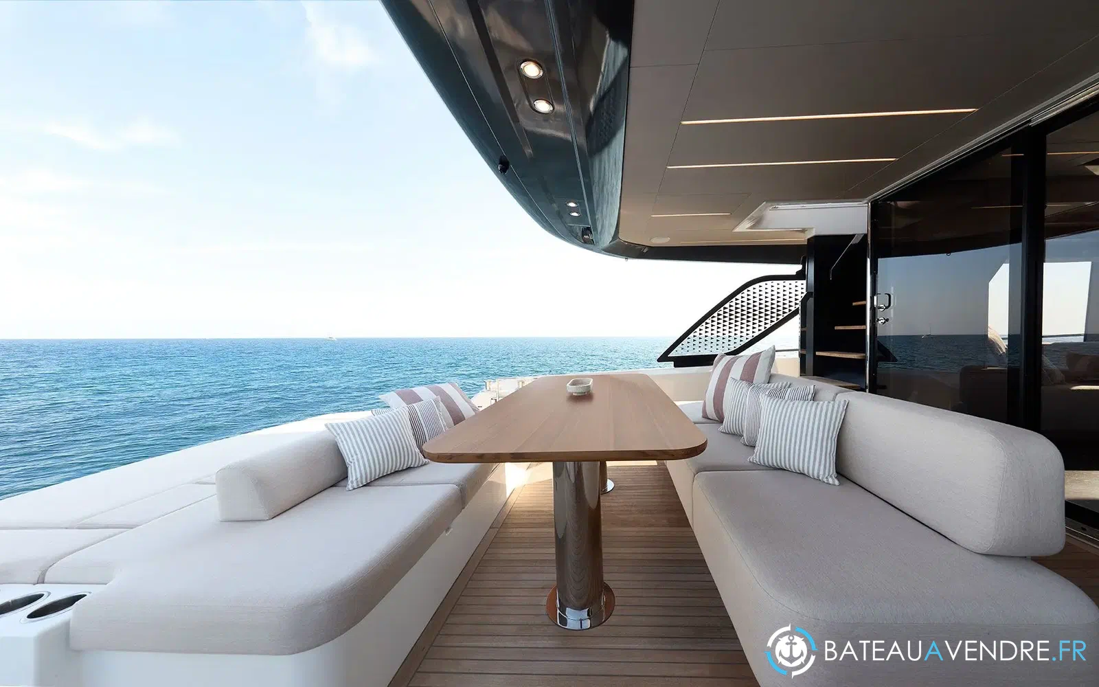 slider 8 Prestige Yachts F6.7