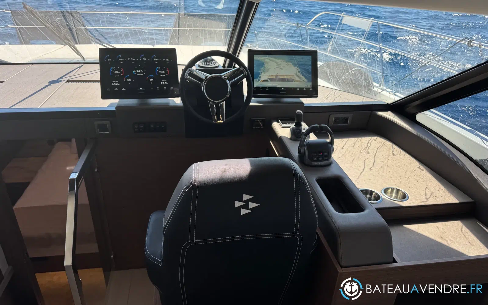 slider 8 Prestige Yachts M6