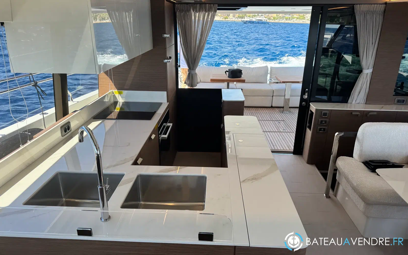 slider 9 Prestige Yachts M6