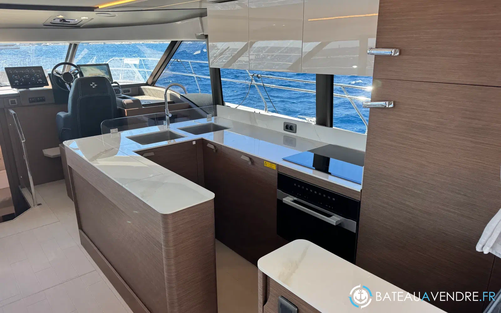 slider 7 Prestige Yachts M6
