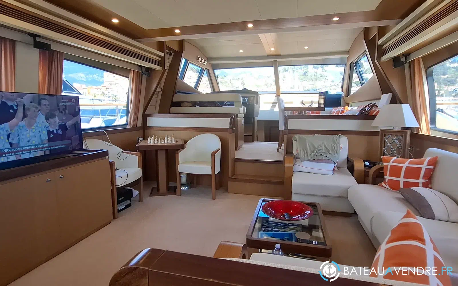 slider 26 Ferretti Altura 690