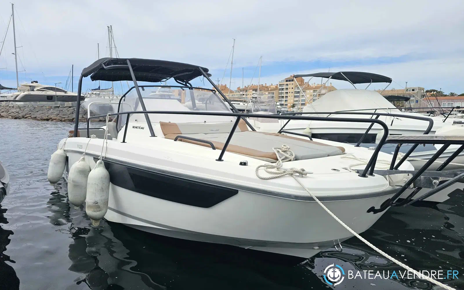 slider 1 Beneteau Flyer 8 SUNdeck