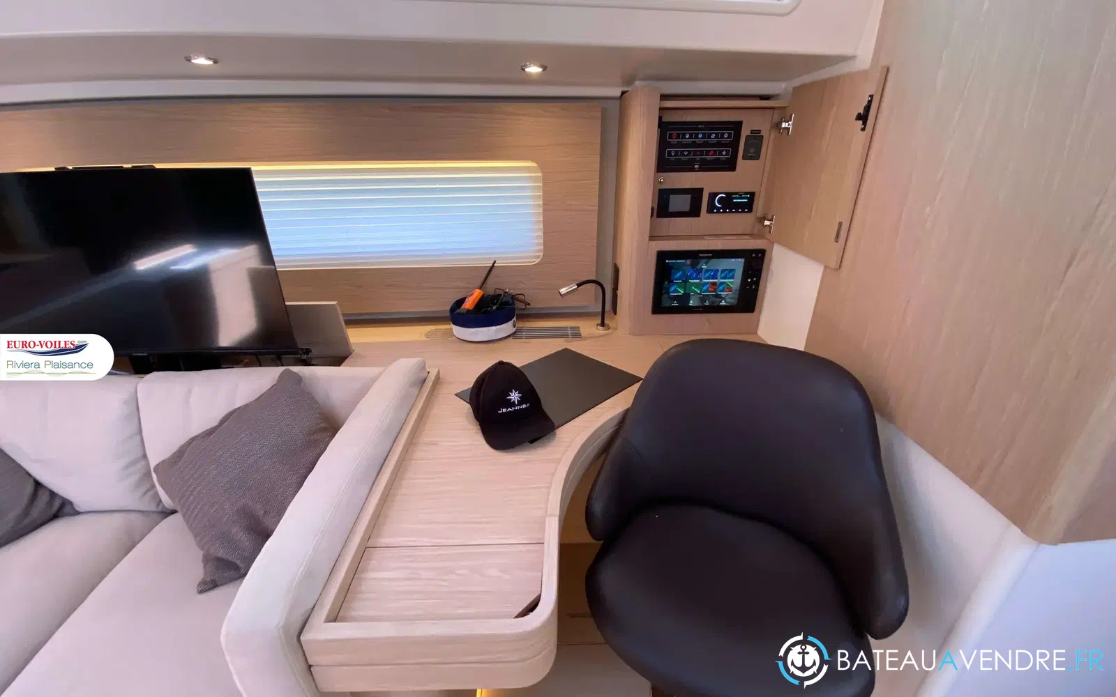 slider 17 Beneteau Oceanis 60