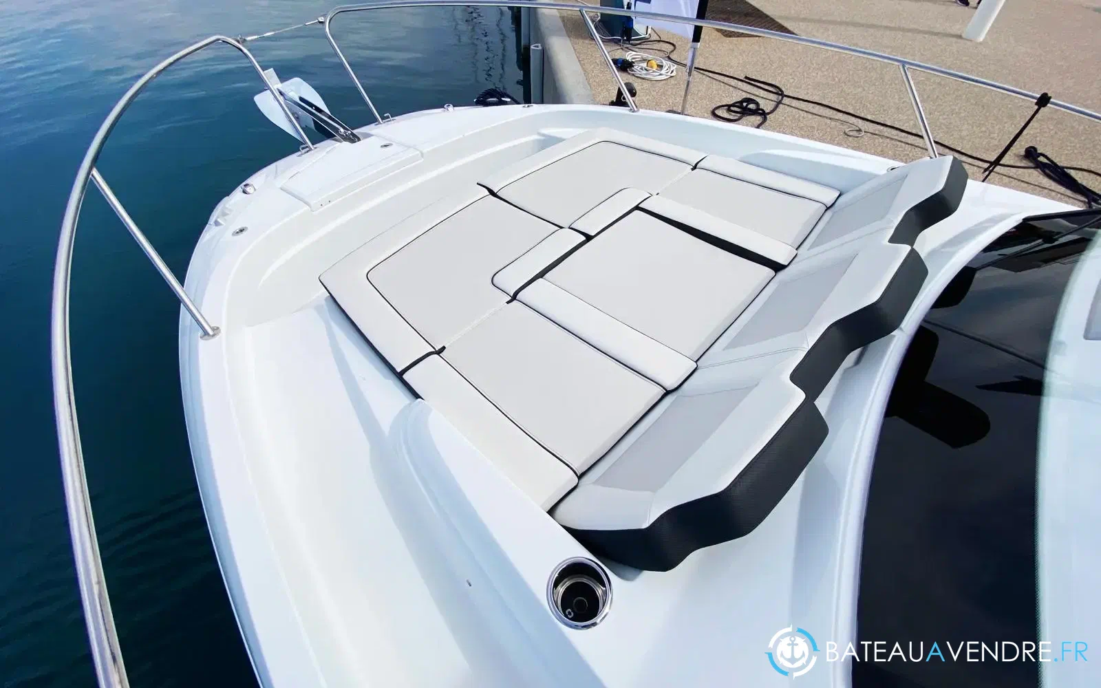 slider 11 Jeanneau Cap Camarat 9.0 WA Serie 2