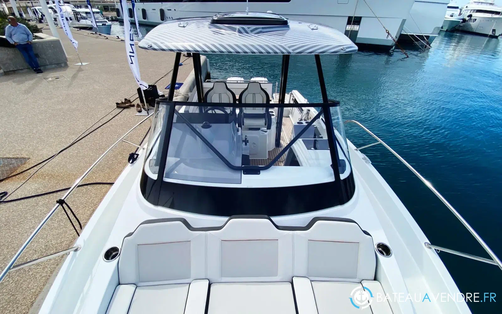 slider 13 Jeanneau Cap Camarat 9.0 WA Serie 2