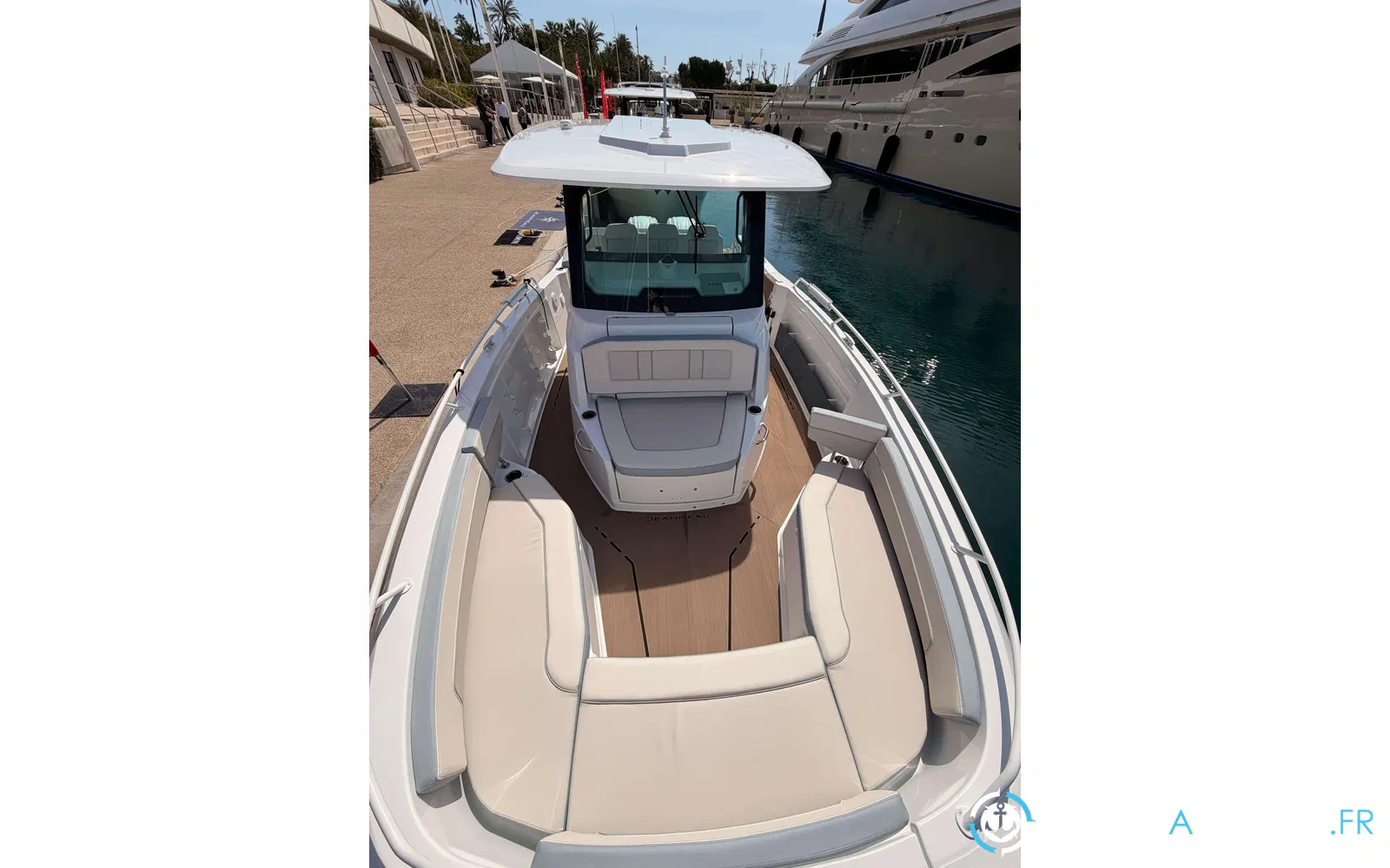 slider 13 Jeanneau CAP CAMARAT 9.0 SERIE 2