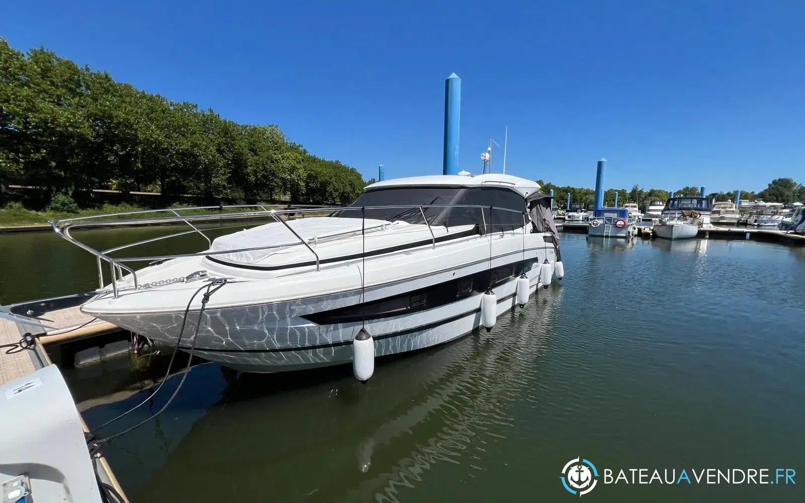 slider 11 Jeanneau NC 37