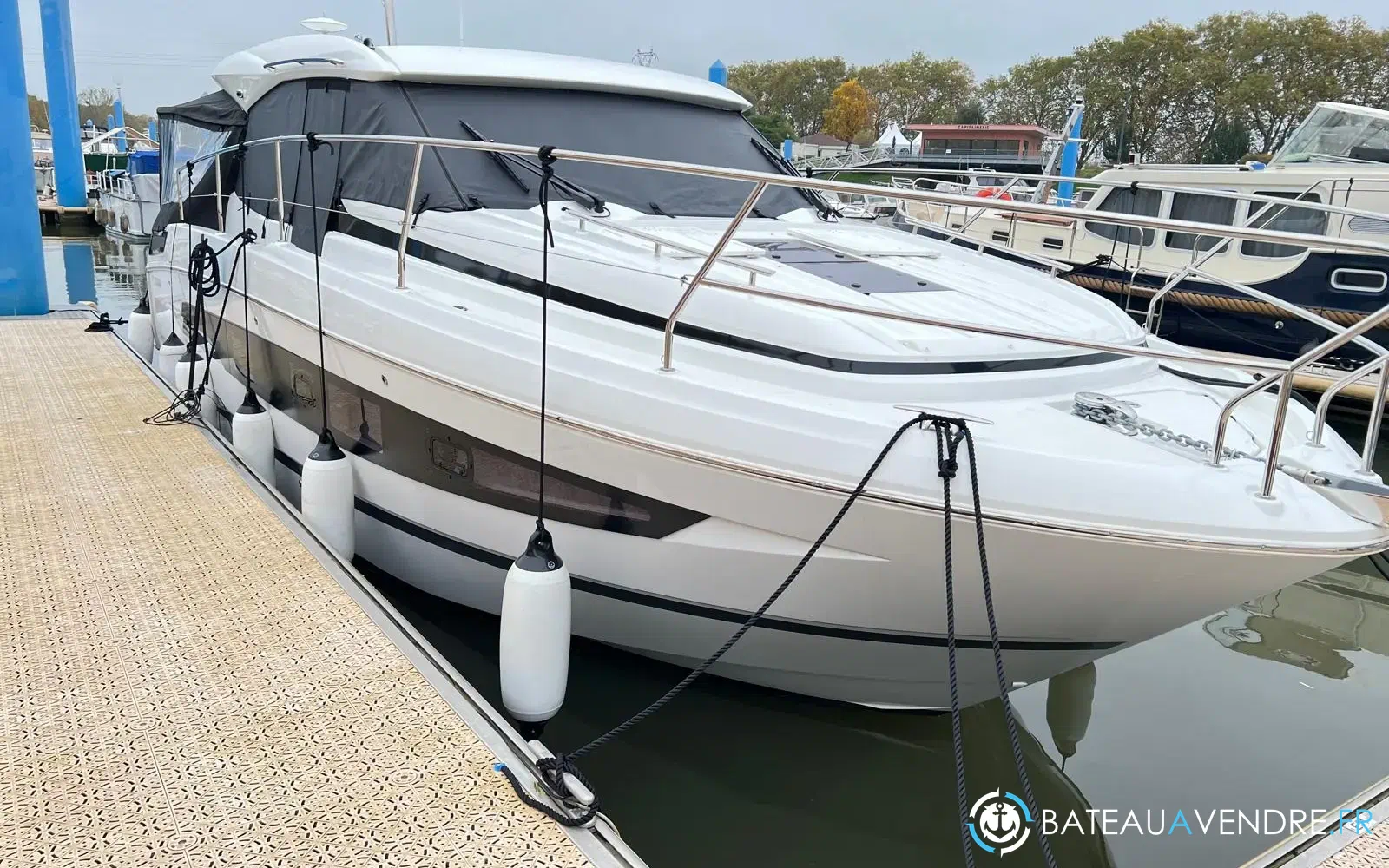 slider 13 Jeanneau NC 37