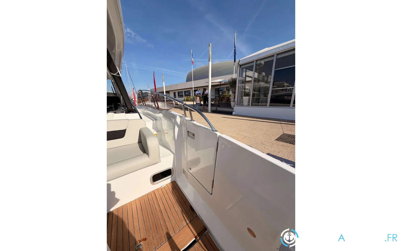 slider 18 Jeanneau TH 38