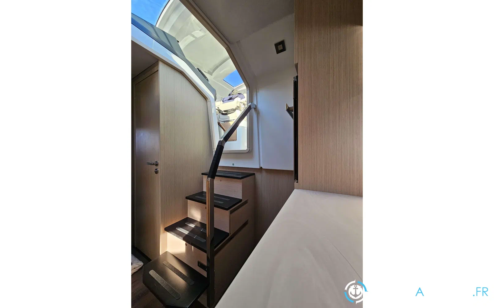 slider 11 Jeanneau DB 43