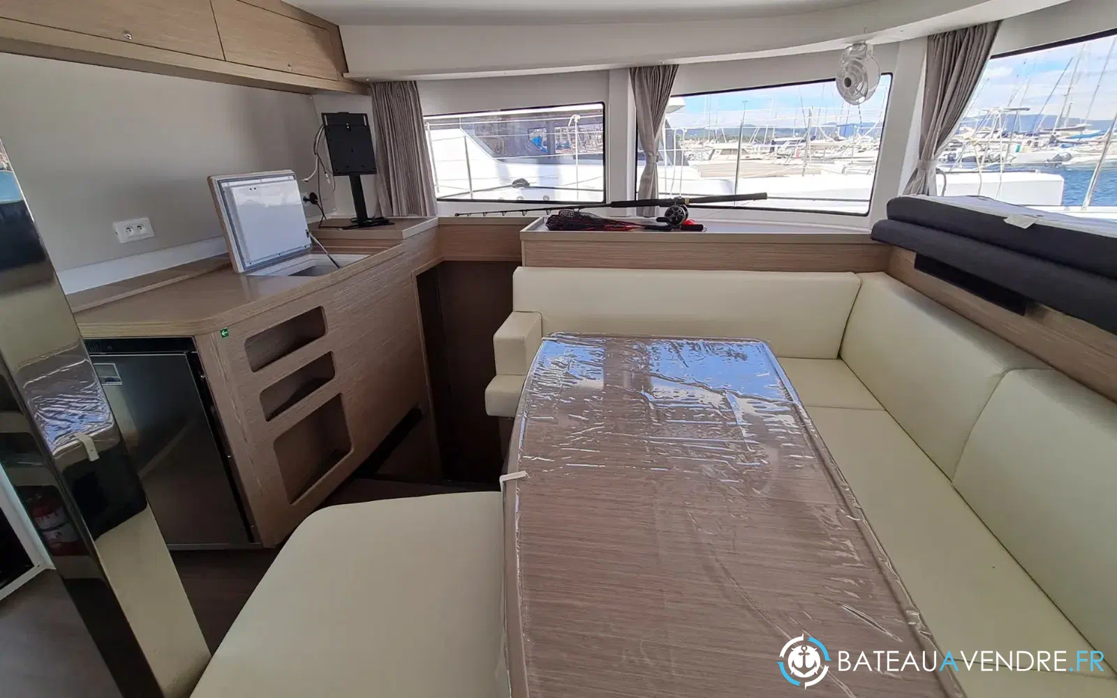 slider 12 Lagoon 42