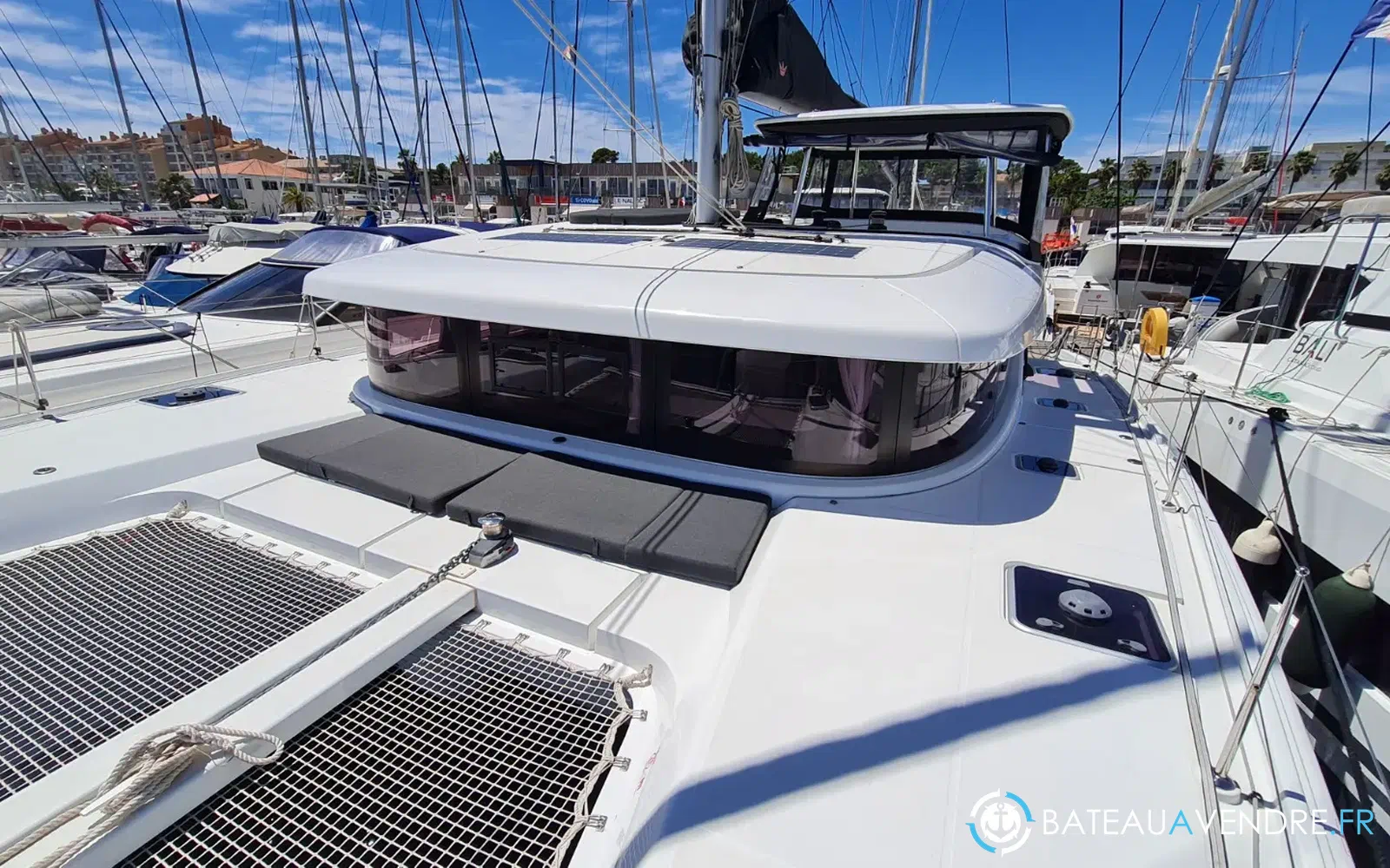 slider 4 Lagoon 42