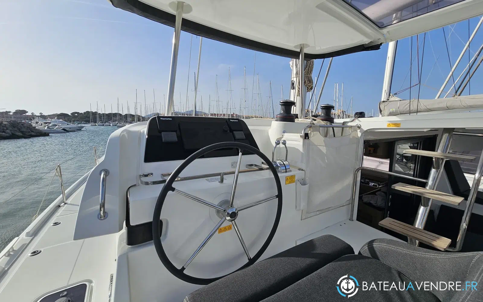 slider 0 Lagoon 42