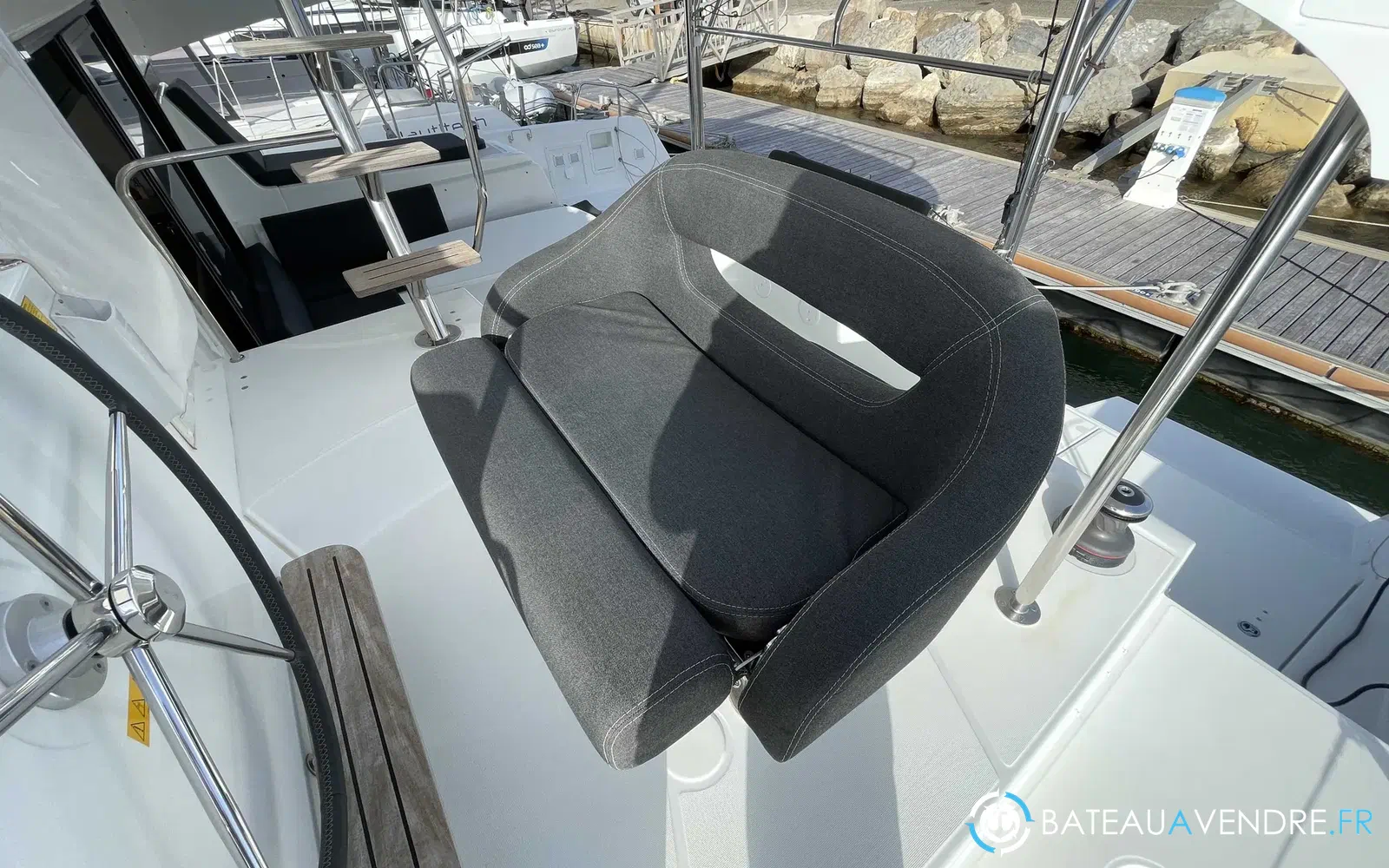 slider 6 Lagoon 42