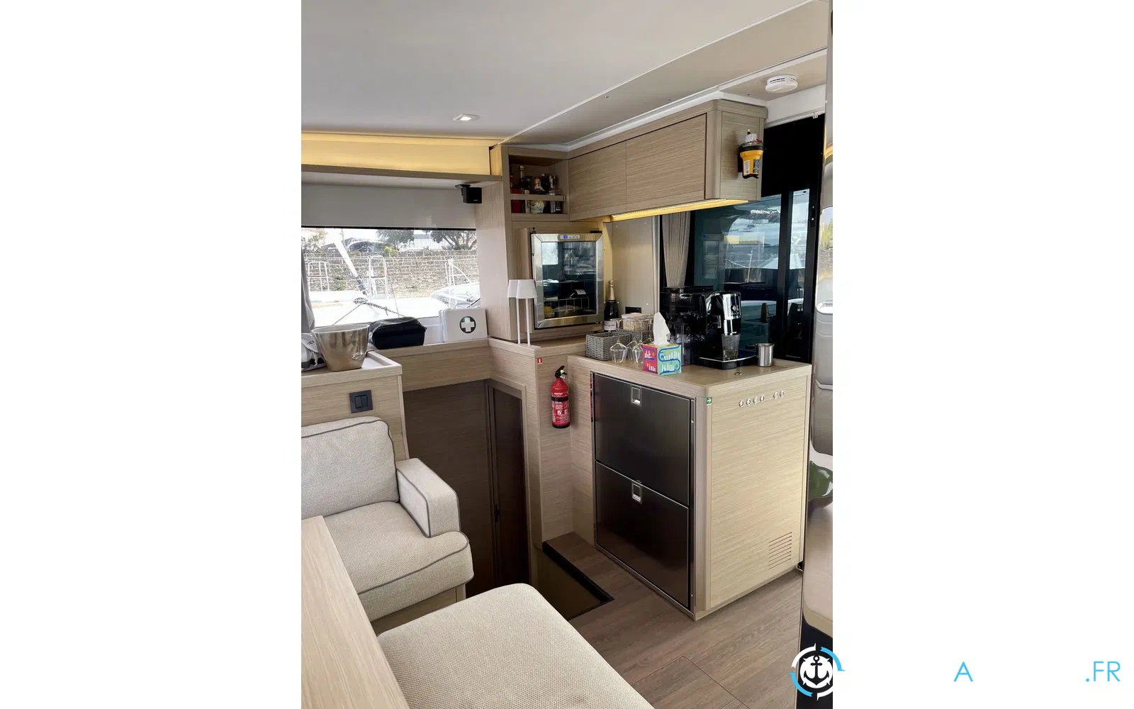 slider 11 Lagoon 46