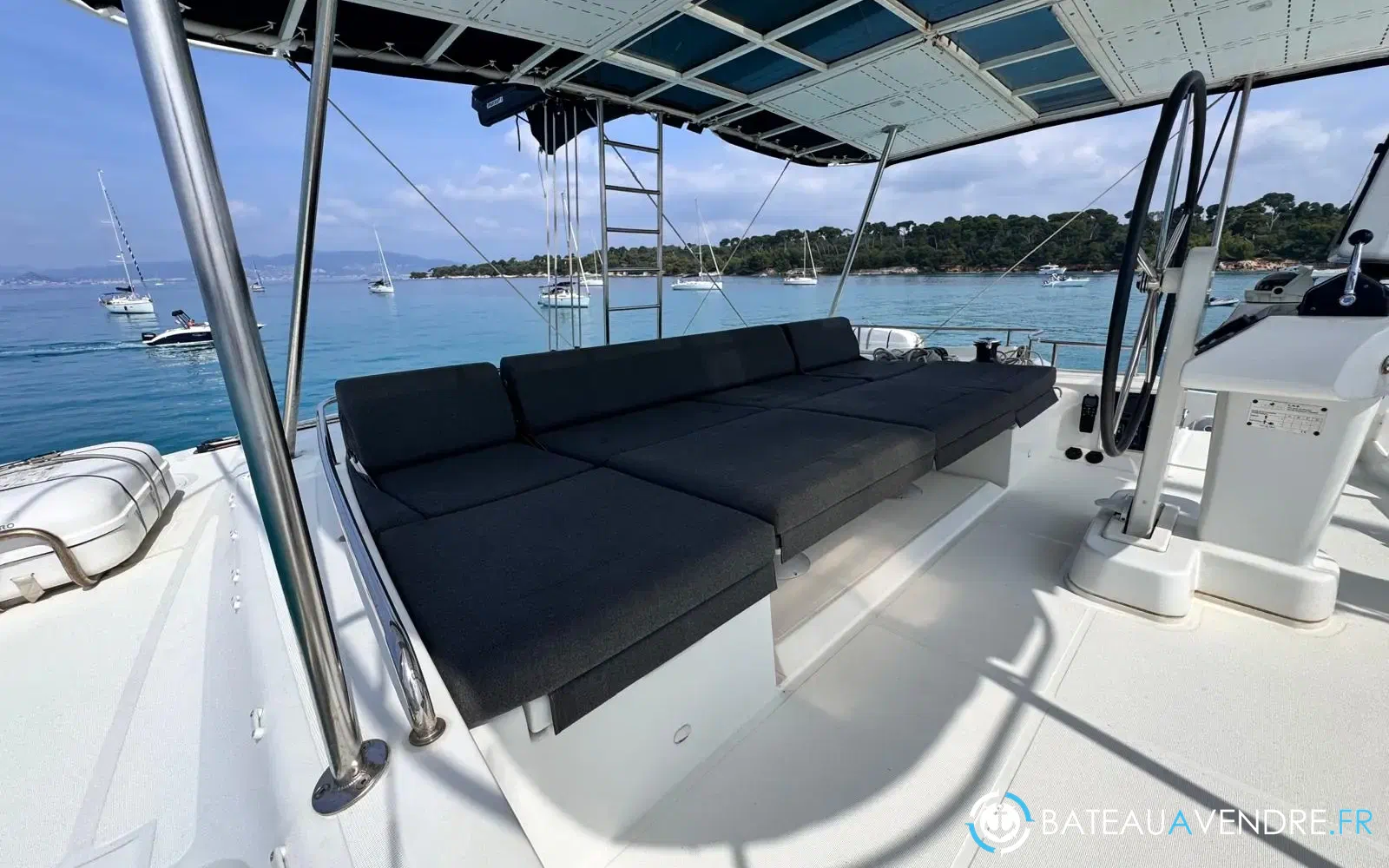slider 12 Lagoon 52 F