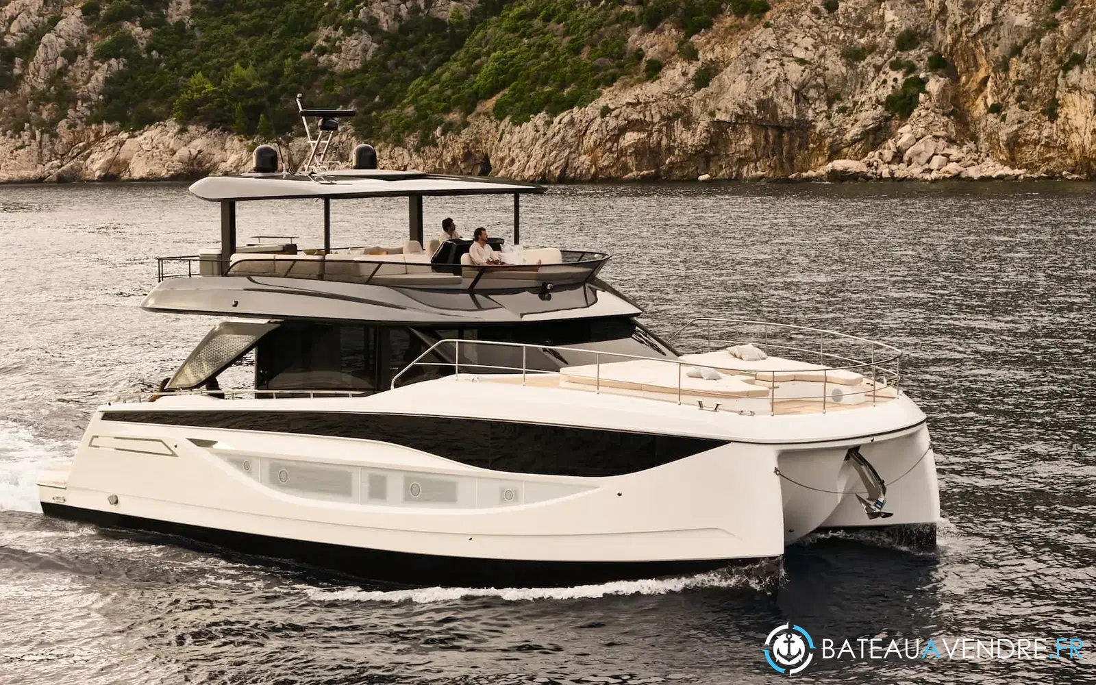 slider 0 Prestige Yachts M7