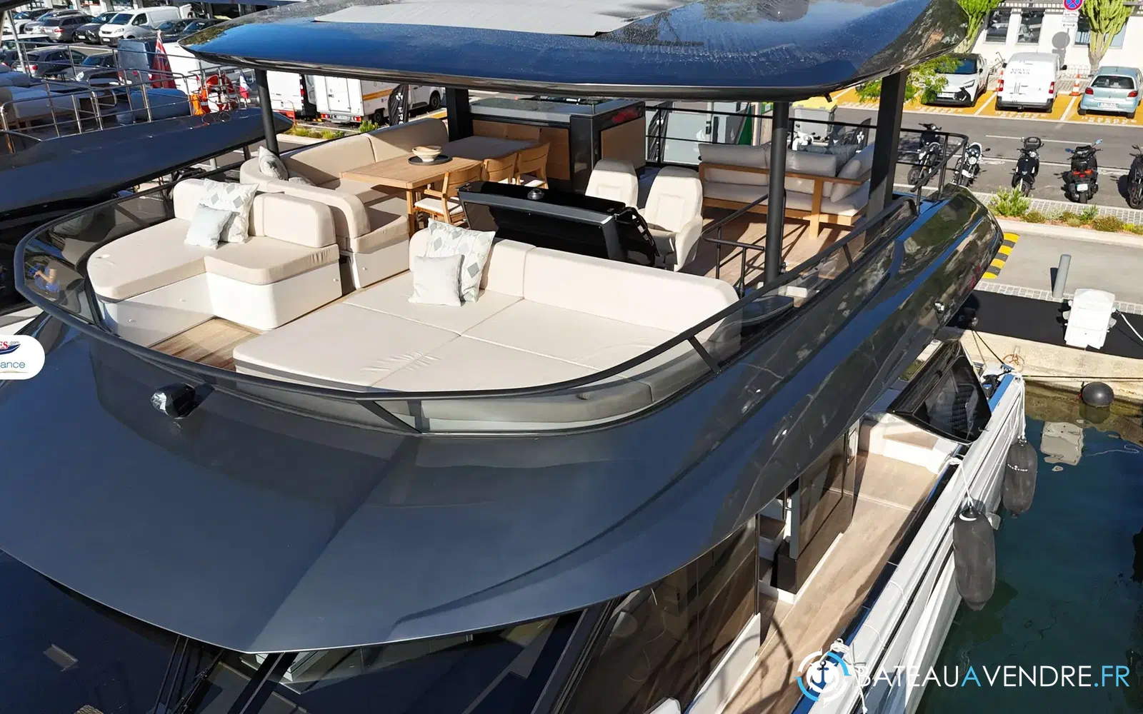 slider 12 Prestige Yachts M7